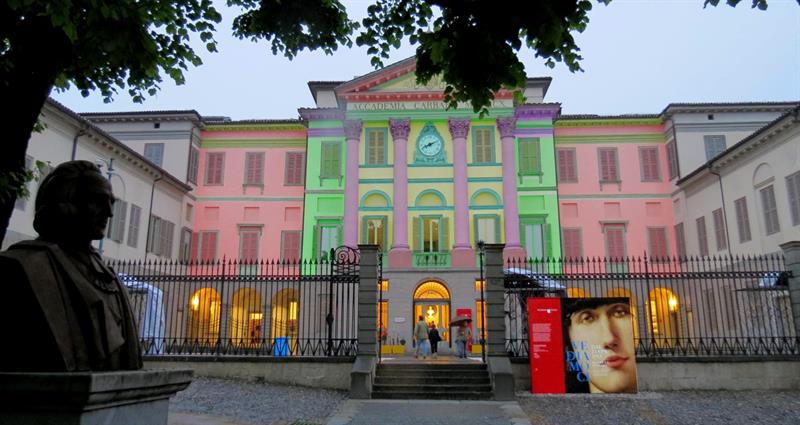 Videomapping sulla facciata della rinnovata pinacoteca Carrara